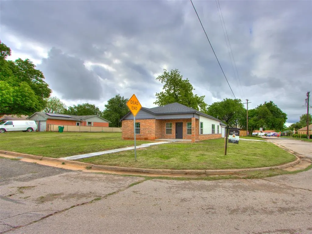 Photo 2 — 3100 NE 17th Street, Oklahoma City, OK 73121