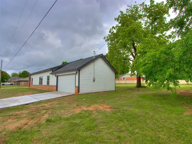 Photo 4 — 3100 NE 17th Street, Oklahoma City, OK 73121