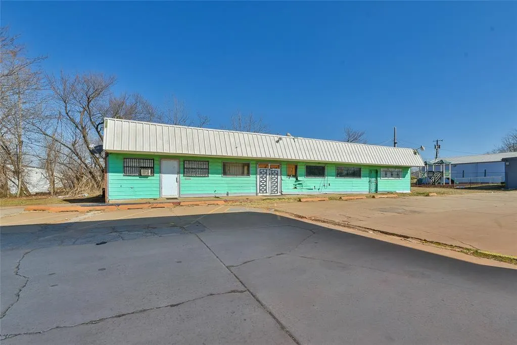 Photo 2 — 1105 NE 23rd Street, Oklahoma City, OK 73111