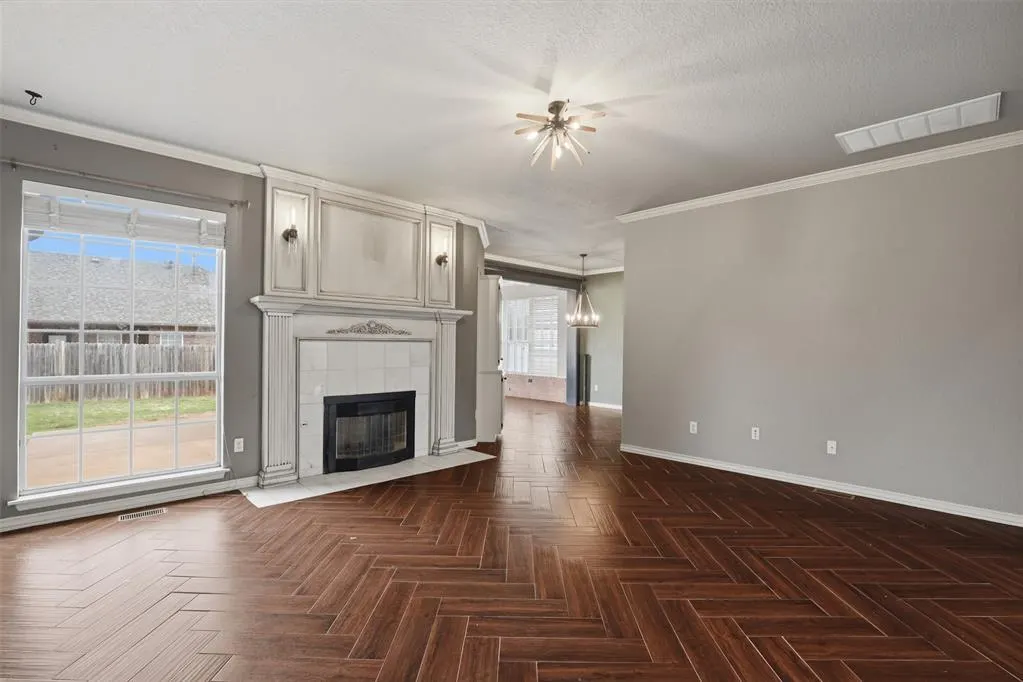 Photo 4 — 704 N Remington Way, Mustang, OK 73064
