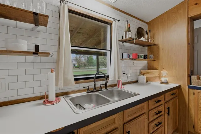 Photo 3 — 506 E Van Buren Street, Crescent, OK 73028