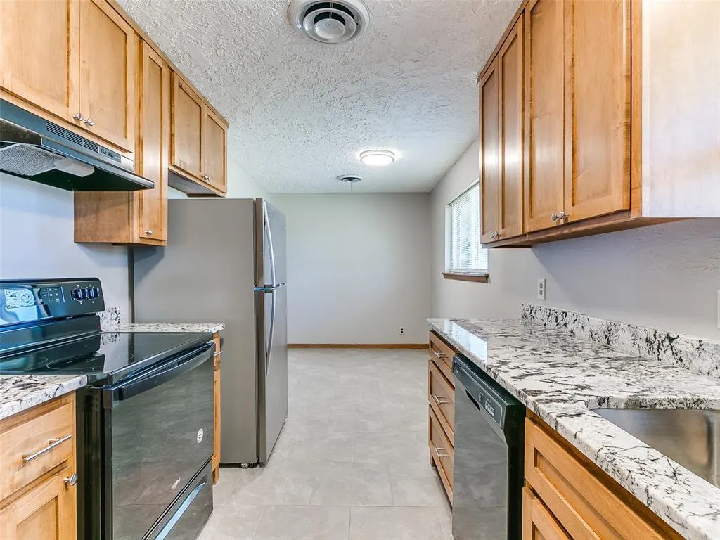 Photo 11 — 214 Thompson Drive, Norman, OK 73069