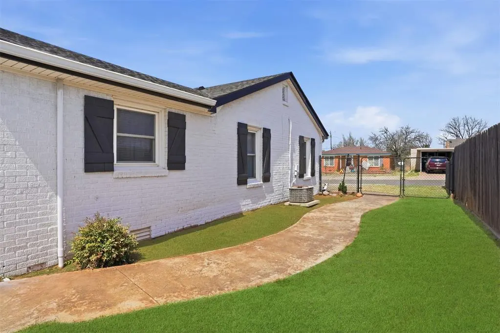 Photo 46 — 2 E Anchor Drive, Sayre, OK 73662