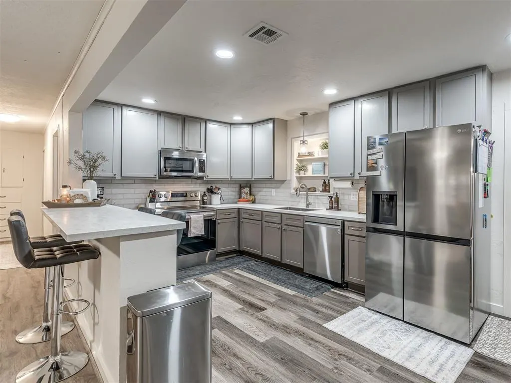 Photo 7 — 105 NW 7th Street, Minco, OK 73059