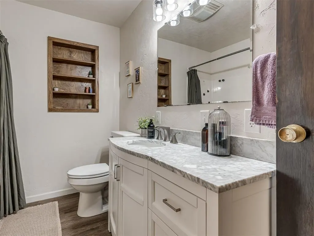Photo 12 — 105 NW 7th Street, Minco, OK 73059