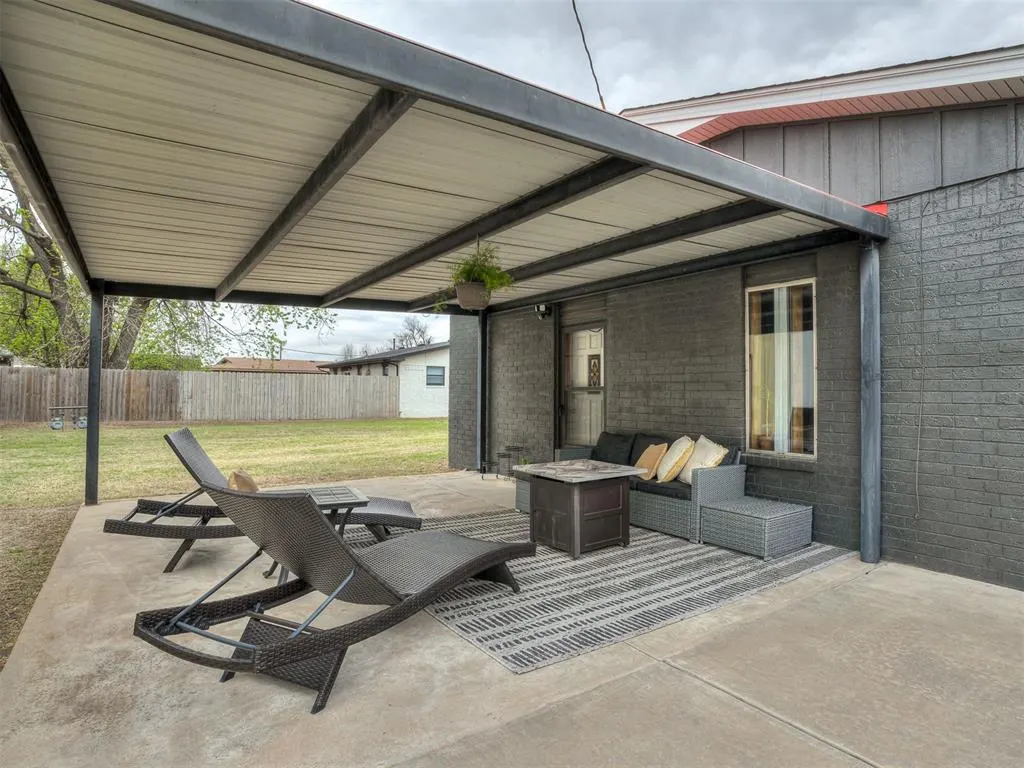 Photo 28 — 105 NW 7th Street, Minco, OK 73059