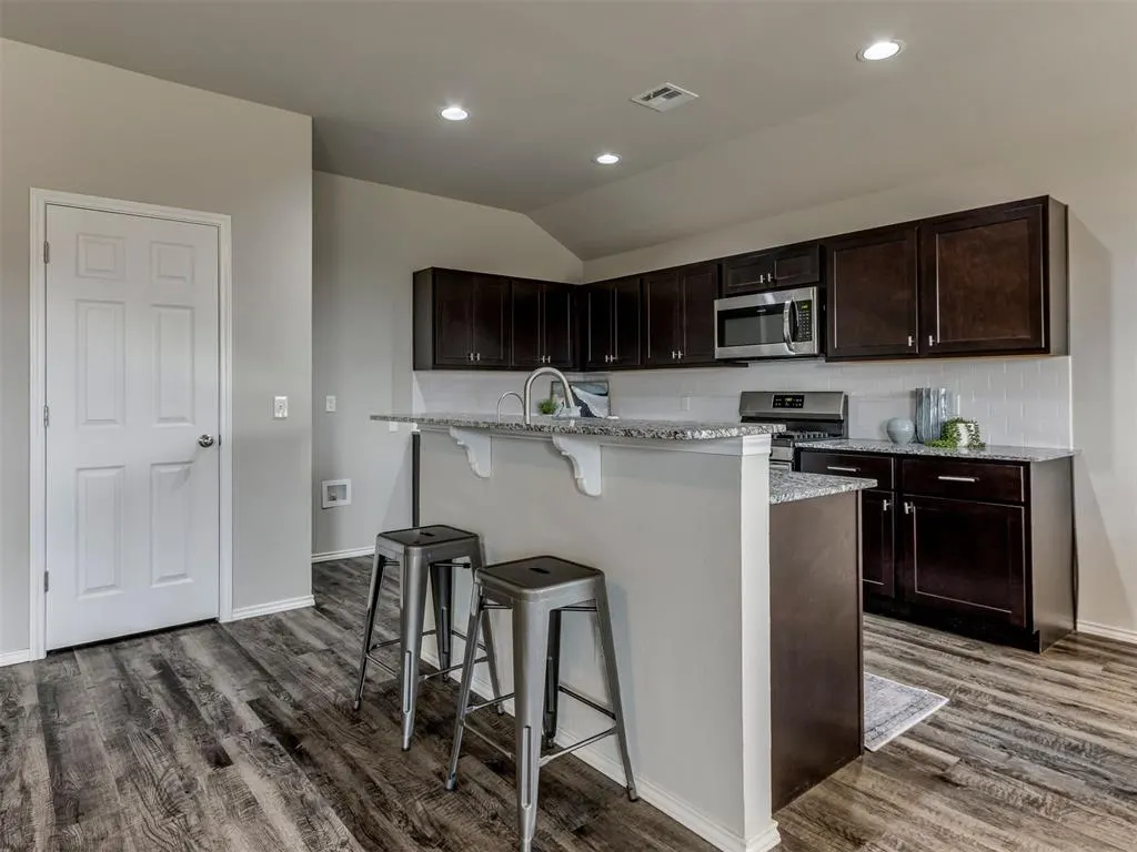 Photo 9 — 1832 Sloane Drive, Oklahoma City, OK 73127