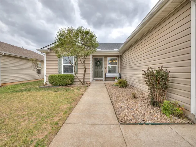 Photo 2 — 1816 NW 144th Terrace, Edmond, OK 73013