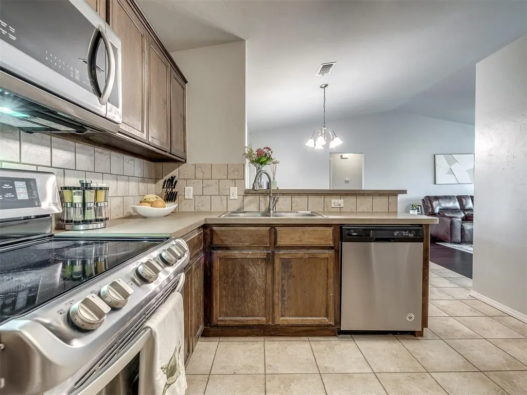 Photo 13 — 1816 NW 144th Terrace, Edmond, OK 73013