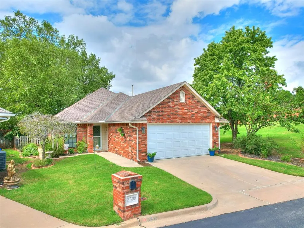 Photo 4 — 3300 Heather Glen Drive, Norman, OK 73072