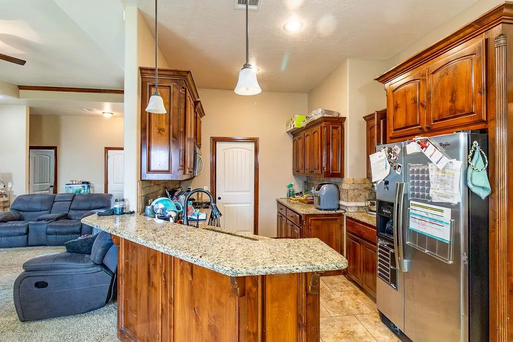 Photo 6 — 1414 Limestone Way, Elgin, OK 73538