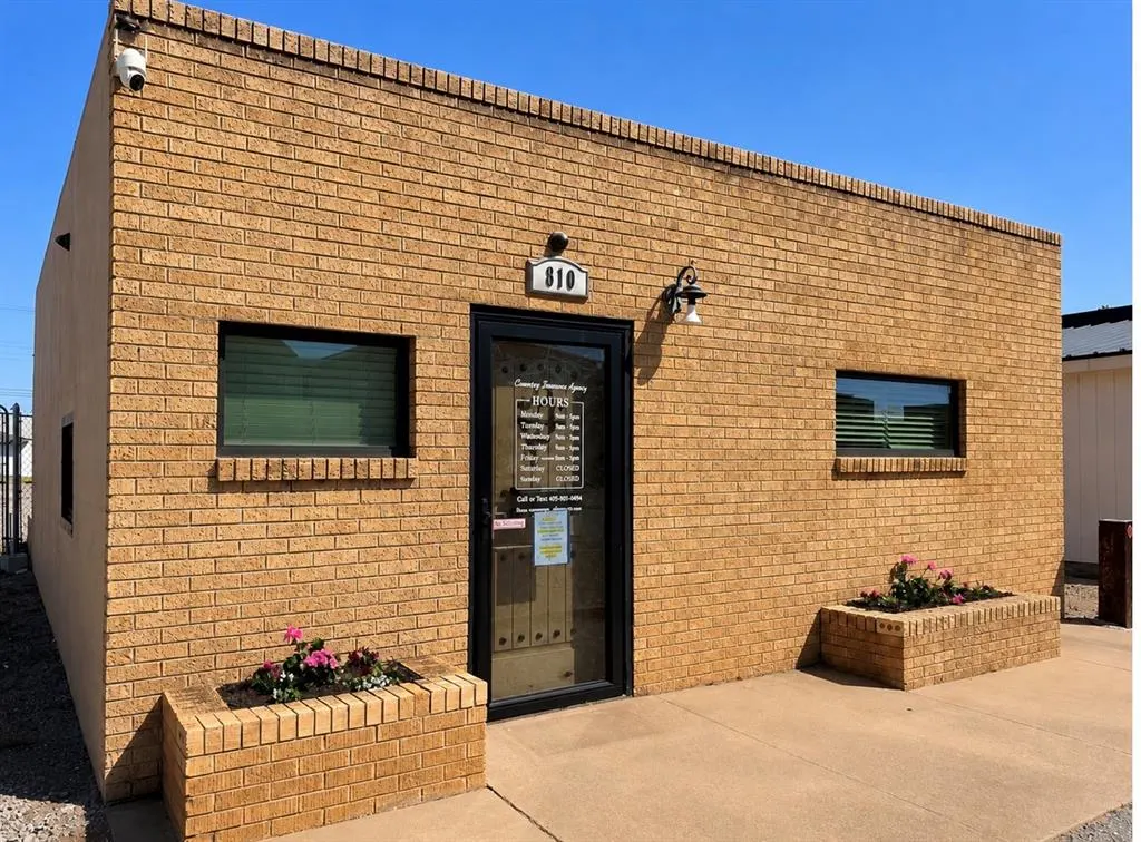 Front exterior — 810 W Chickasha Avenue, Chickasha, OK 73018