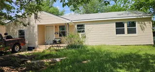 Sold home at 733 NE 34th Terrace