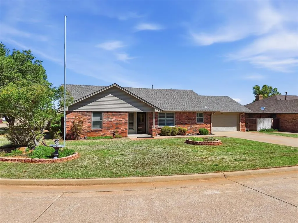 Photo 2 — 1208 Francis Lane, Kingfisher, OK 73750