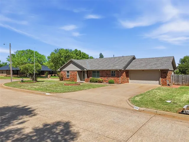 Photo 6 — 1208 Francis Lane, Kingfisher, OK 73750