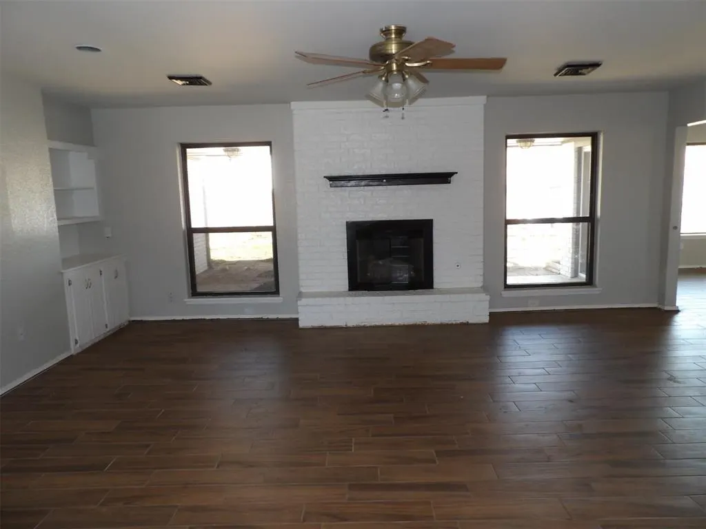 Photo 2 — 121 Loch Lane, Yukon, OK 73099