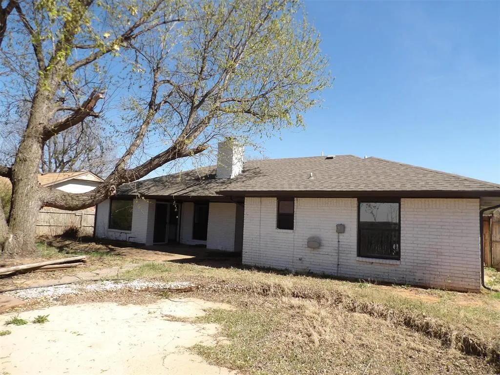 Photo 14 — 121 Loch Lane, Yukon, OK 73099