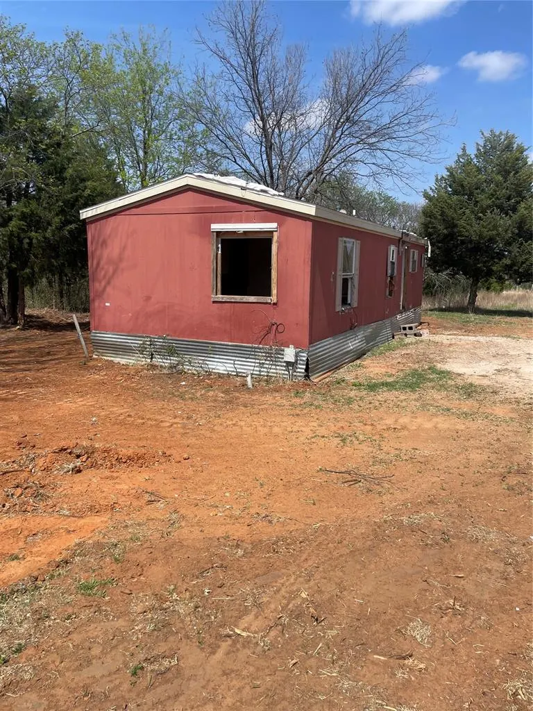 Photo 2 — 29360 Fishmarket Road, Macomb, OK 74852