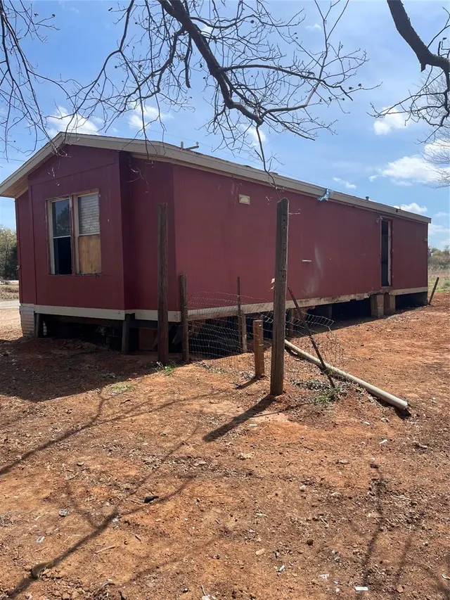 Photo 3 — 29360 Fishmarket Road, Macomb, OK 74852
