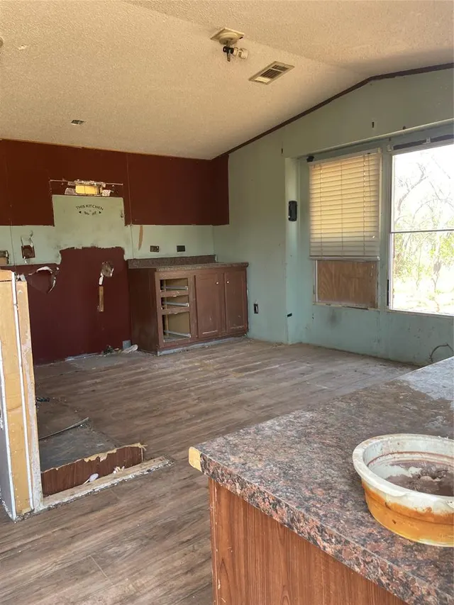 Photo 5 — 29360 Fishmarket Road, Macomb, OK 74852