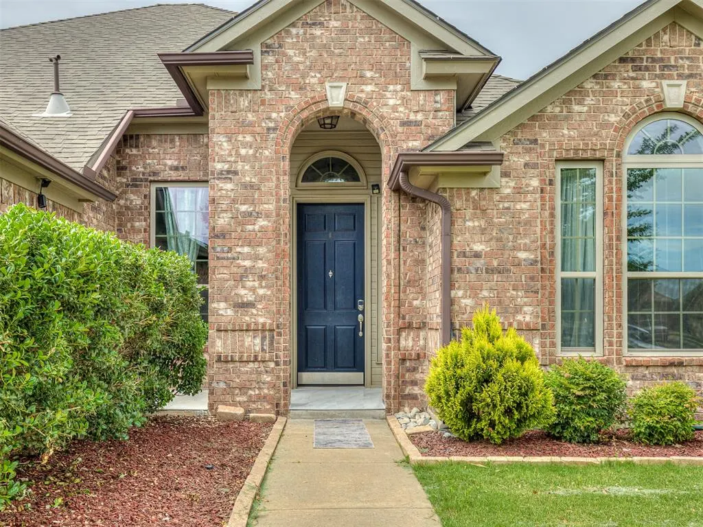 Photo 3 — 18501 El Greco Drive, Edmond, OK 73012