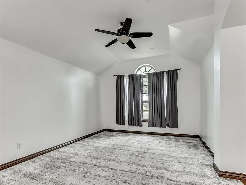 Photo 7 — 18501 El Greco Drive, Edmond, OK 73012