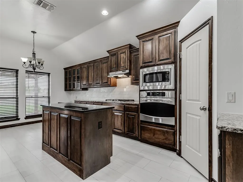 Photo 13 — 18501 El Greco Drive, Edmond, OK 73012