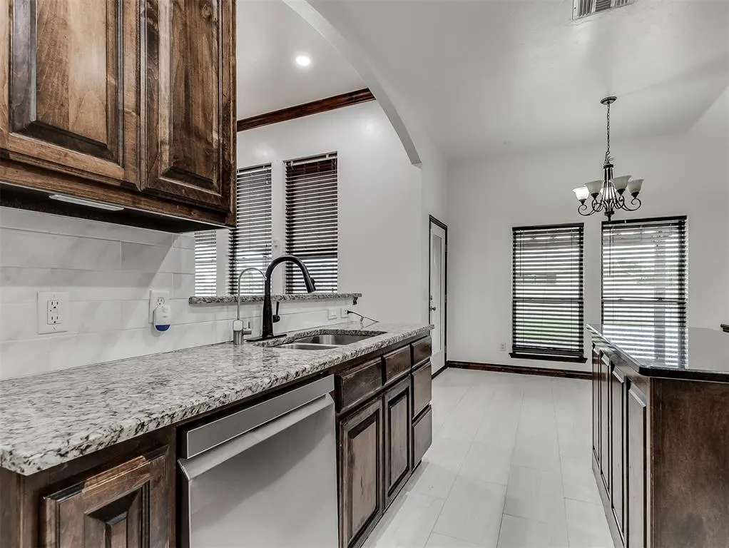 Photo 14 — 18501 El Greco Drive, Edmond, OK 73012