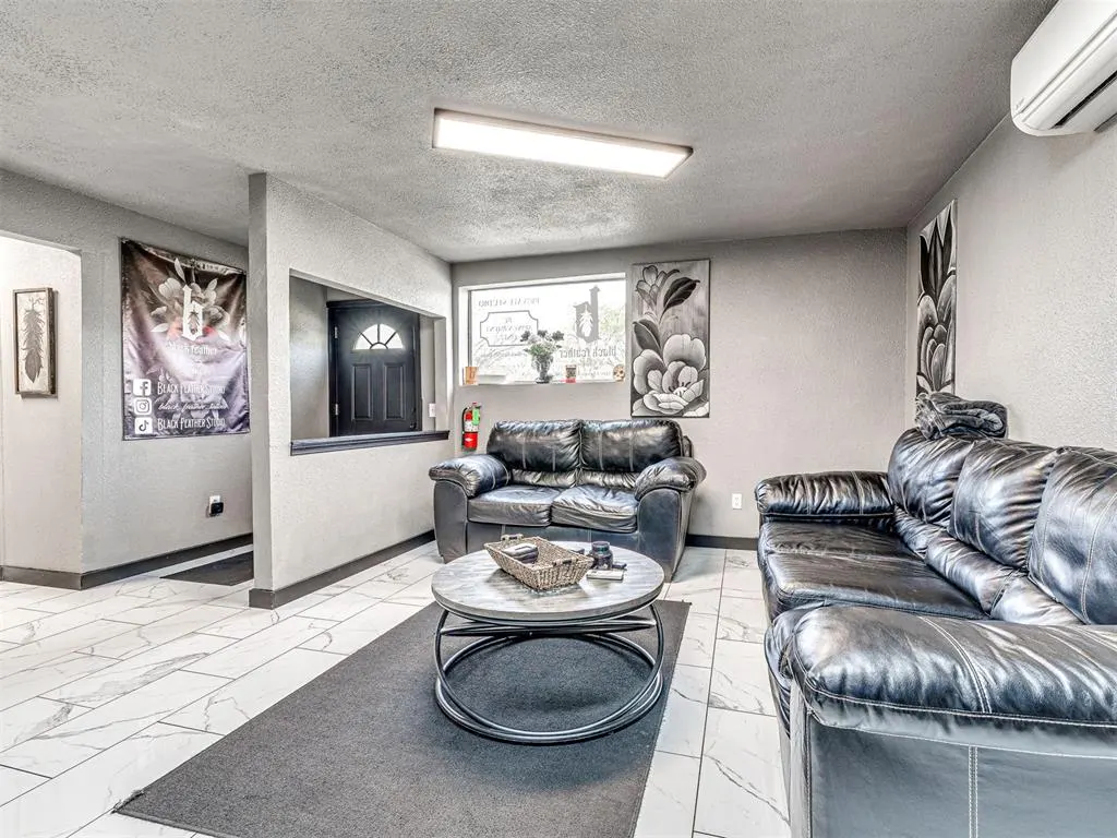 Photo 2 — 2908 N Highway 3 Highway, Seminole, OK 74868