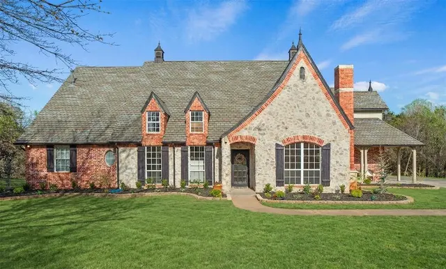 Front exterior — 10212 Fawn Trail Road, Mustang, OK 73064