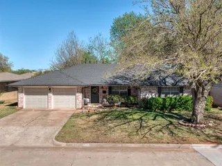 Sold home at 2204 Bellaire Drive