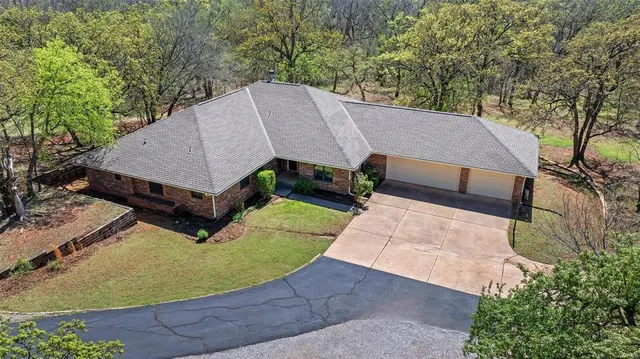 Photo 3 — 2929 Freeman Manor Drive, Jones, OK 73049