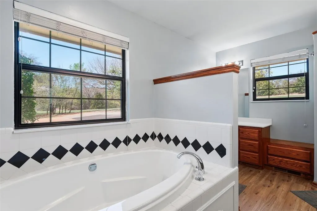 Photo 17 — 2929 Freeman Manor Drive, Jones, OK 73049