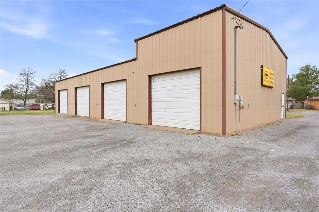 Front exterior — 120 N Carnegie Street, Carnegie, OK 73015
