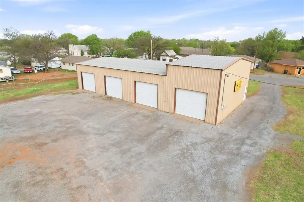 Photo 4 — 120 N Carnegie Street, Carnegie, OK 73015