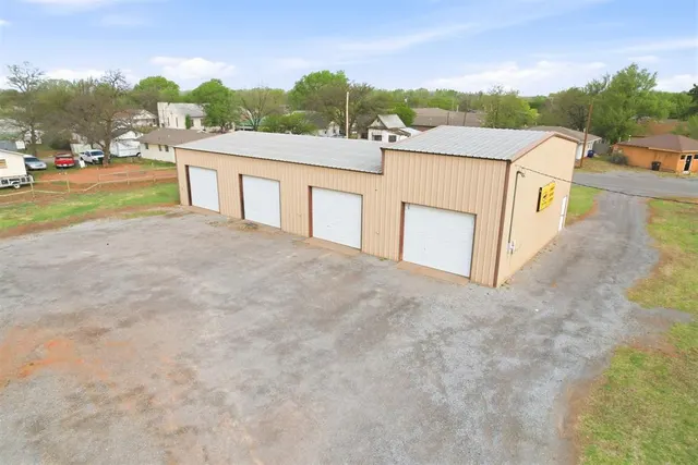 Photo 4 — 120 N Carnegie Street, Carnegie, OK 73015