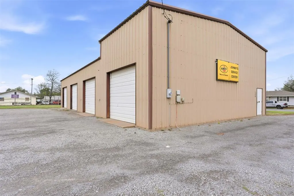 Photo 5 — 120 N Carnegie Street, Carnegie, OK 73015