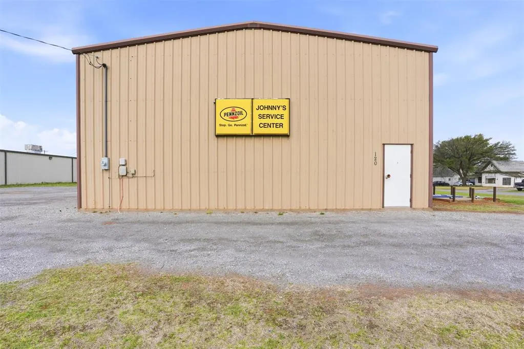 Photo 6 — 120 N Carnegie Street, Carnegie, OK 73015