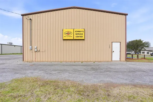 Photo 6 — 120 N Carnegie Street, Carnegie, OK 73015