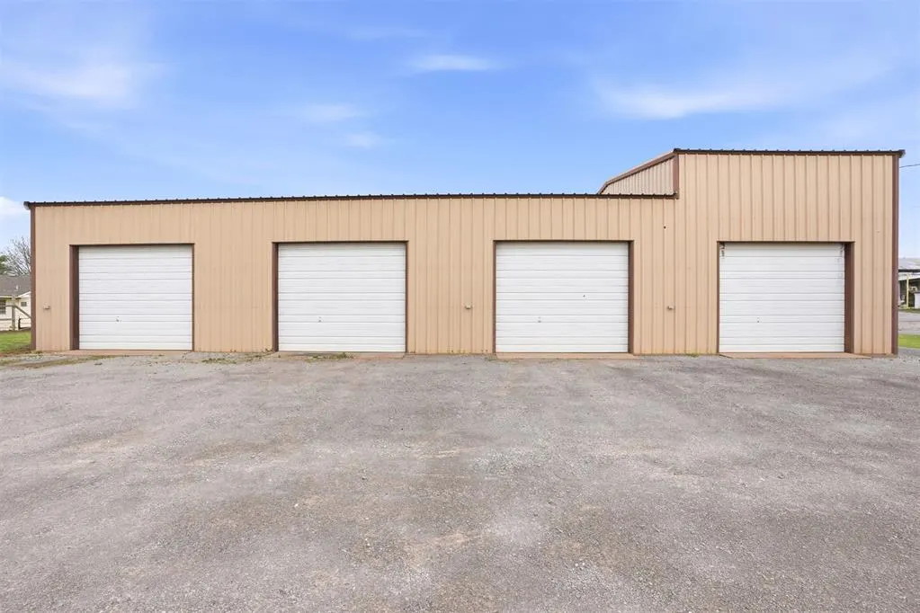 Photo 8 — 120 N Carnegie Street, Carnegie, OK 73015