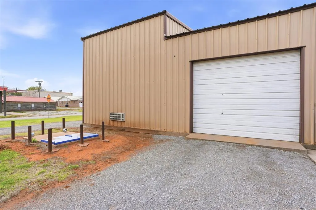 Photo 9 — 120 N Carnegie Street, Carnegie, OK 73015