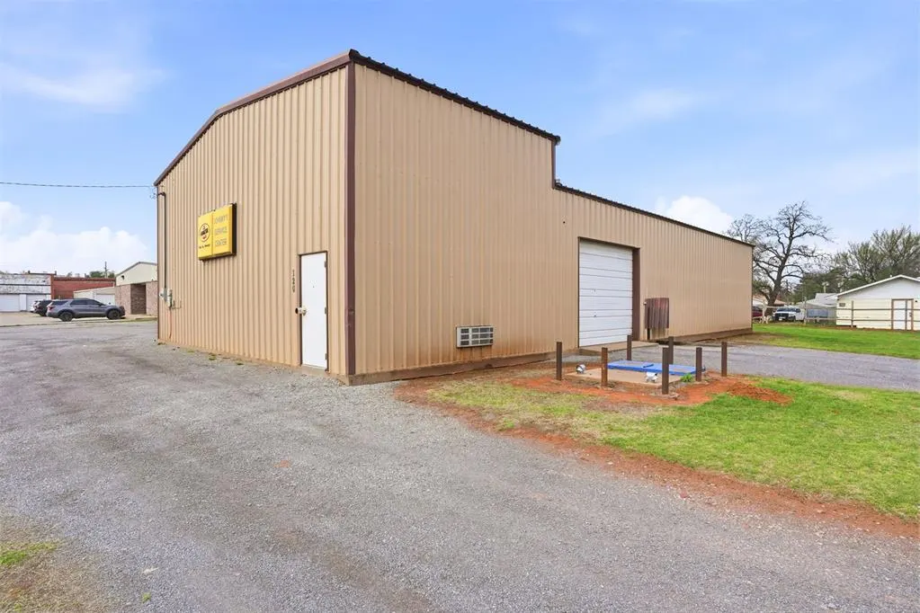 Photo 10 — 120 N Carnegie Street, Carnegie, OK 73015