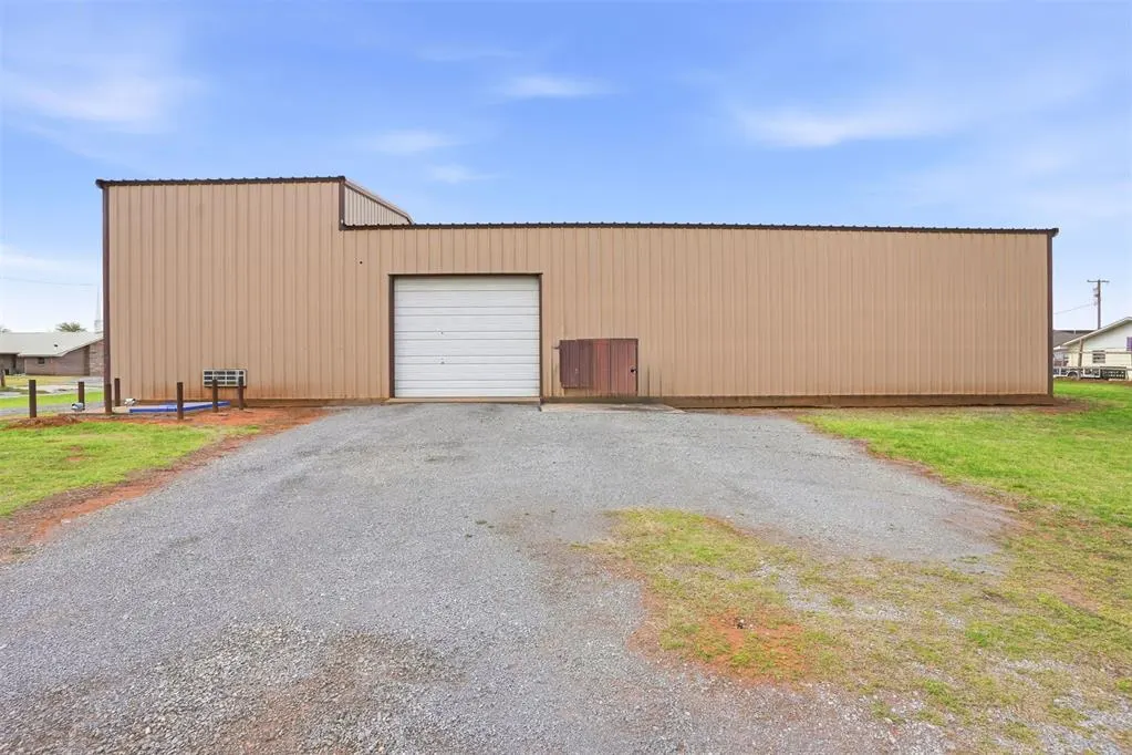 Photo 14 — 120 N Carnegie Street, Carnegie, OK 73015