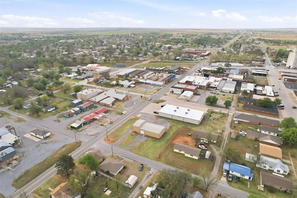 Photo 18 — 120 N Carnegie Street, Carnegie, OK 73015
