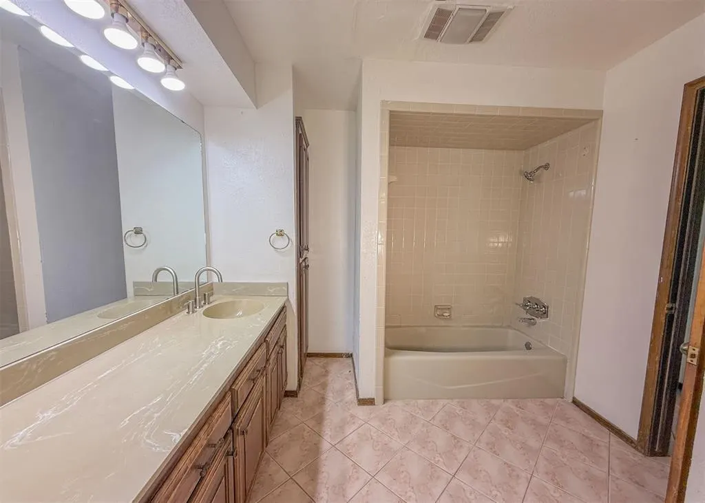 Photo 23 — 3908 NW 68th Street, Oklahoma City, OK 73116