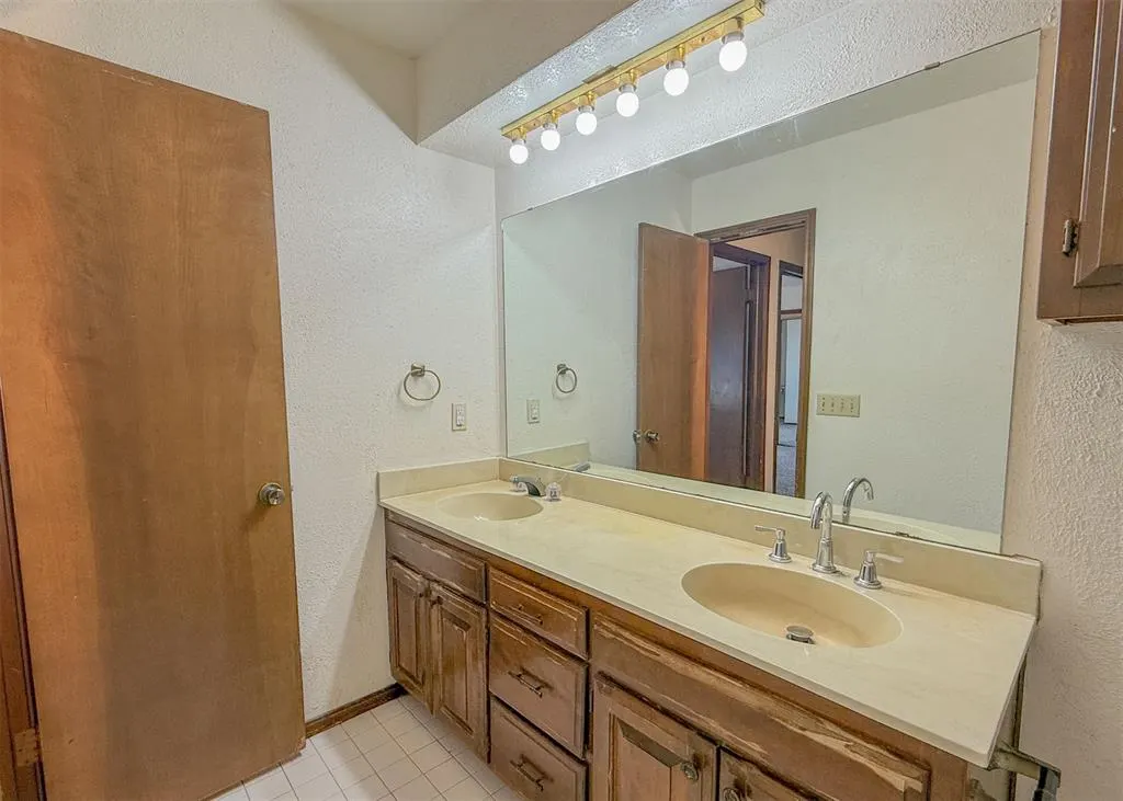Photo 30 — 3908 NW 68th Street, Oklahoma City, OK 73116