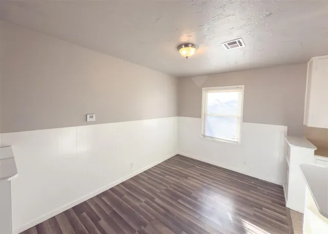 Photo 4 — 1740 Churchill Way, The Village, OK 73120