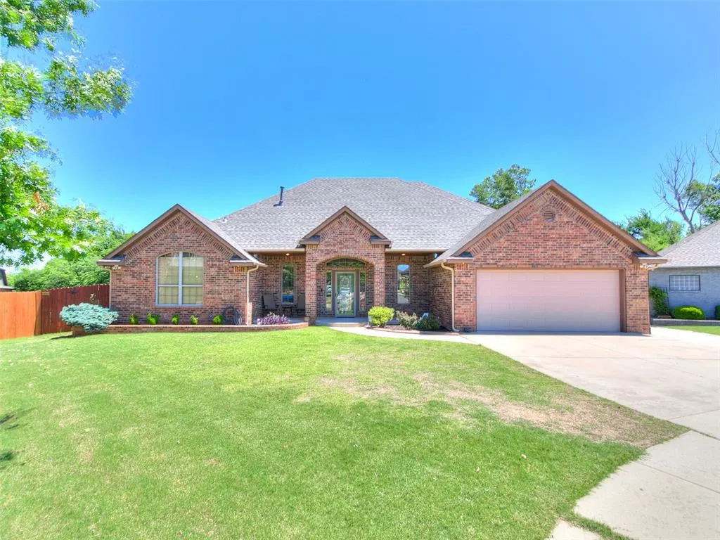 Front exterior — 10801 NW 118th Place, Yukon, OK 73099