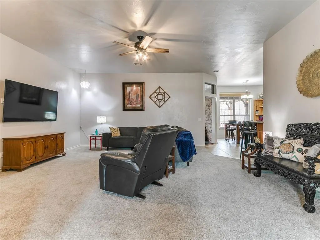 Photo 5 — 10801 NW 118th Place, Yukon, OK 73099