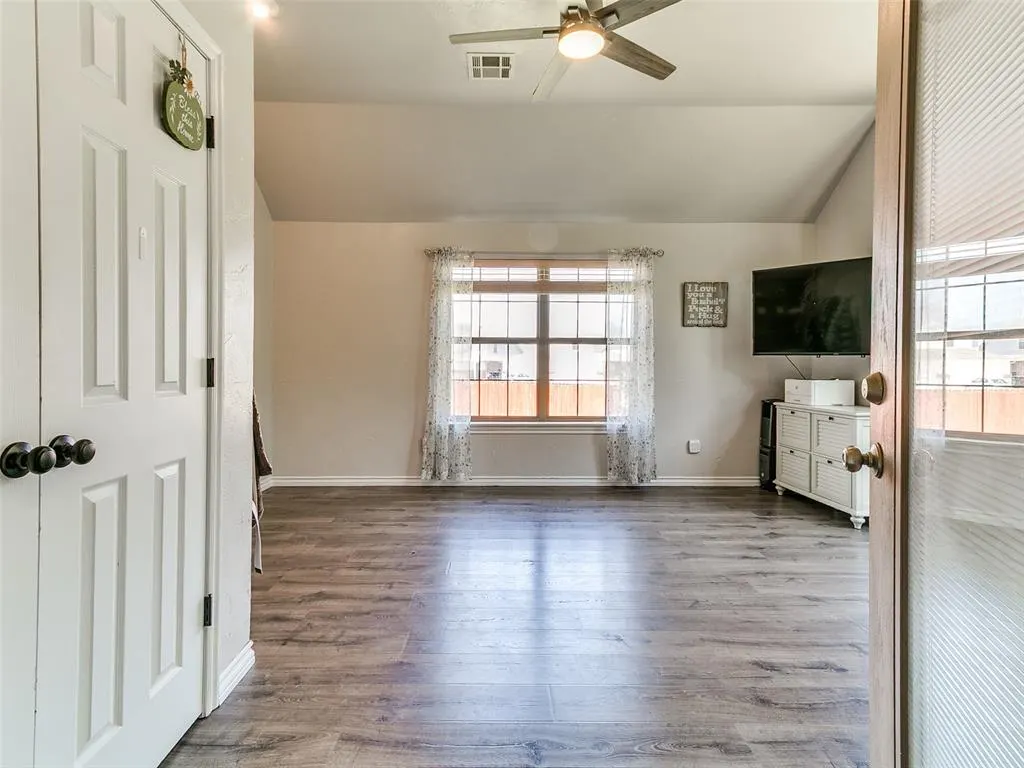 Photo 23 — 10801 NW 118th Place, Yukon, OK 73099